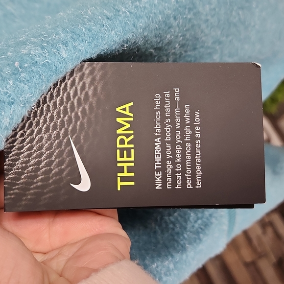 Nike Therma Training Pullover - Picture 10 of 11